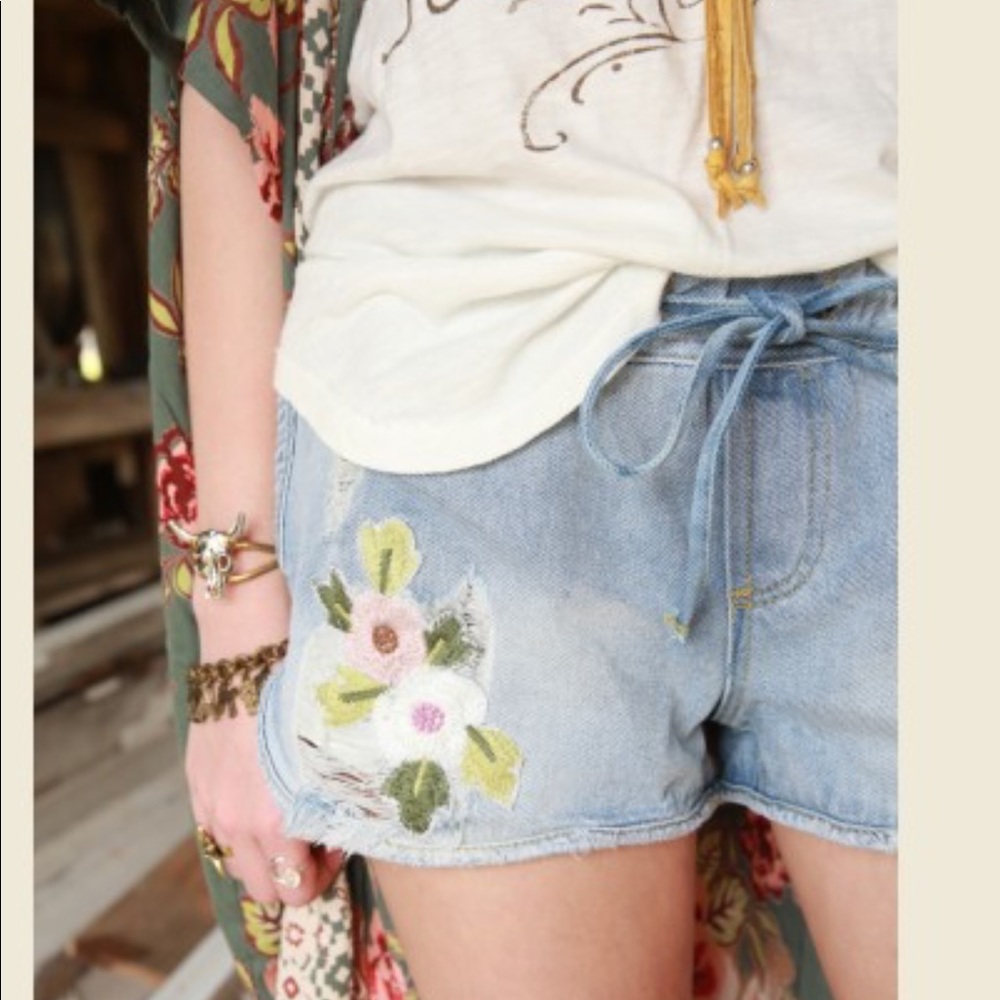 Embroidered denim shorts